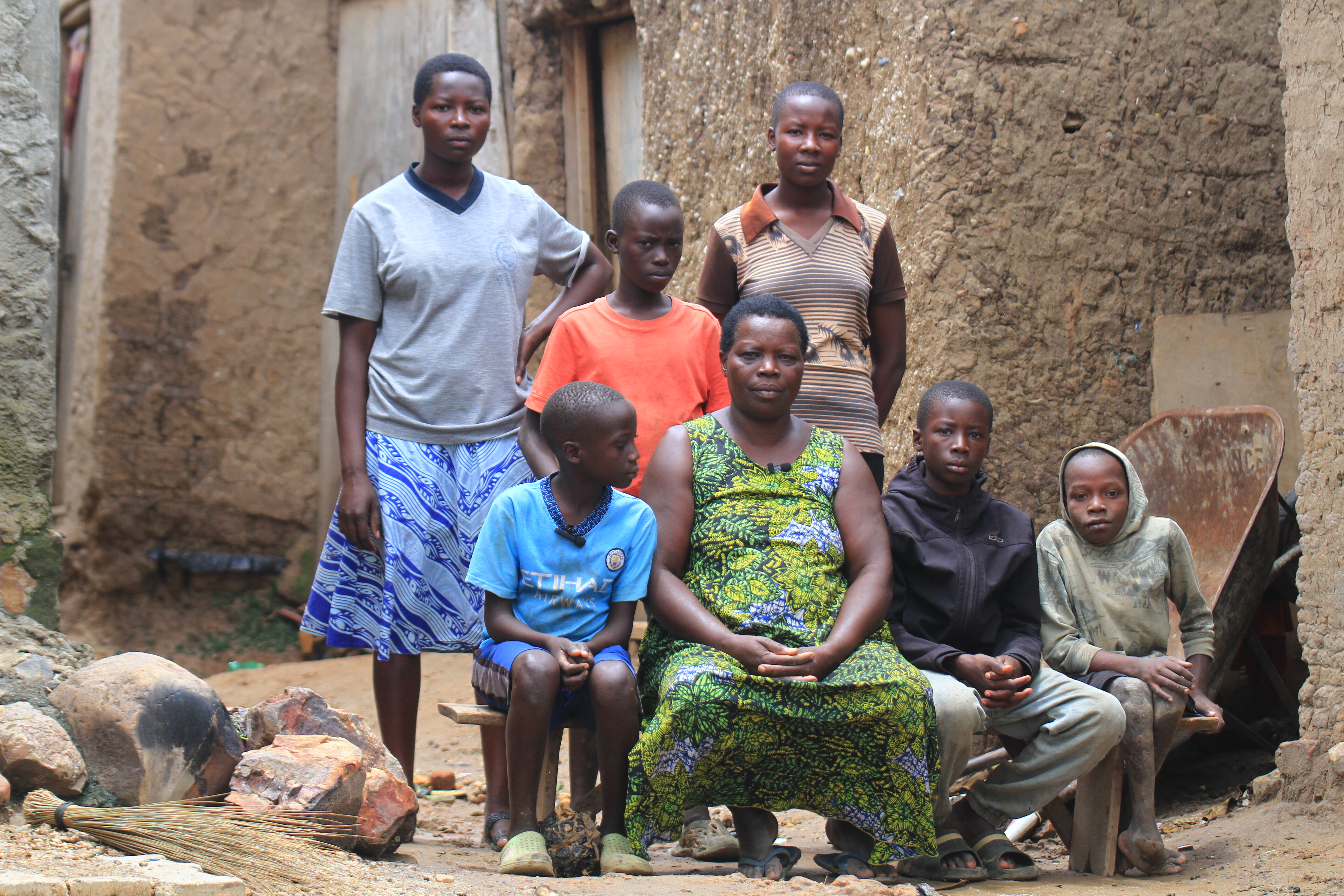 Help the family of Oliva to get education, employed and fed